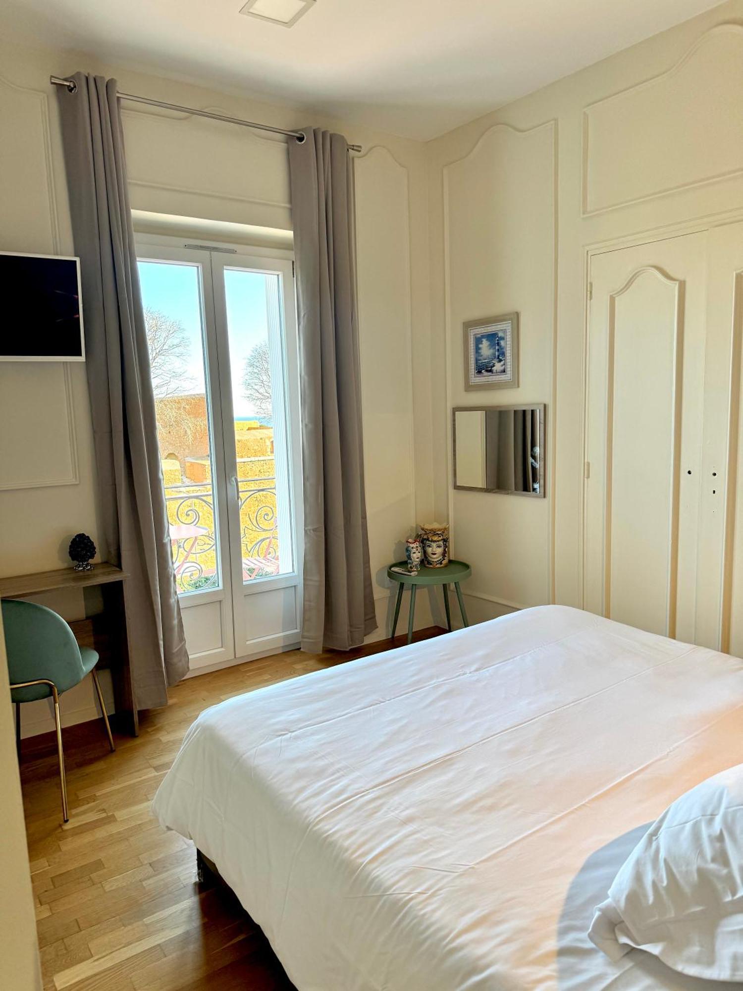 Hotel La Citadelle Вильфранш-сюр-Мер Экстерьер фото